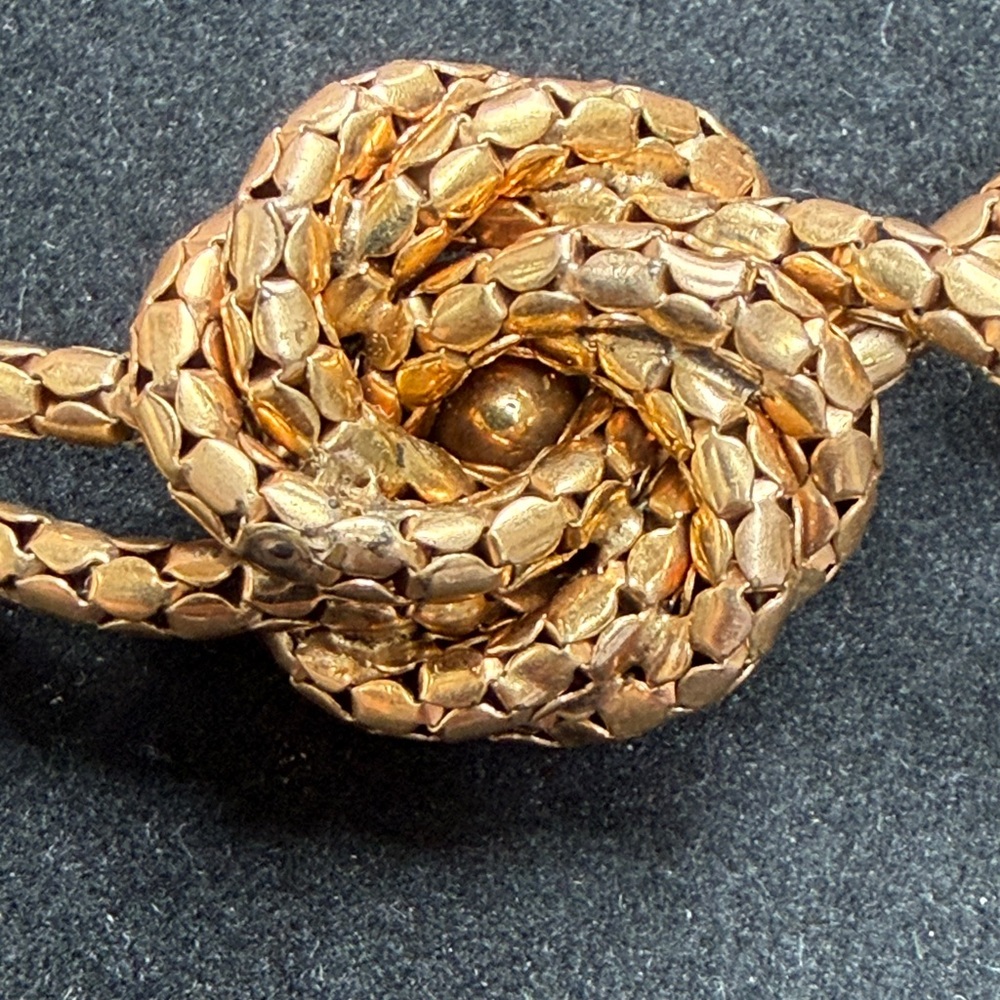 Bigney Knot simply Elegant Gold F Knot double strand Necklace( vintage) - Picture 8 of 8
